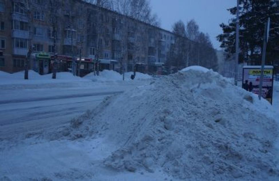 Как  в Бердске борются со снегом и наледью на дорогах
