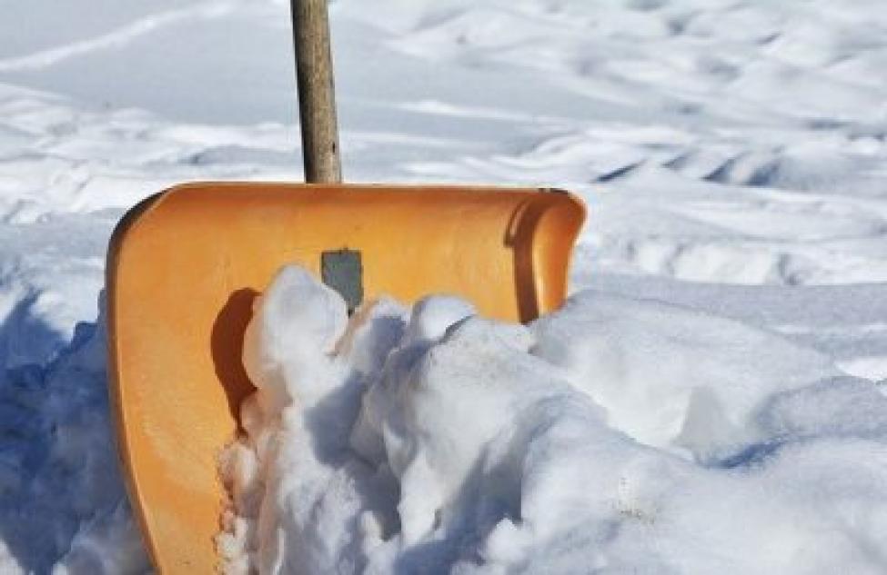 Горожан попросили убирать снежные валы в частном секторе своими силами
