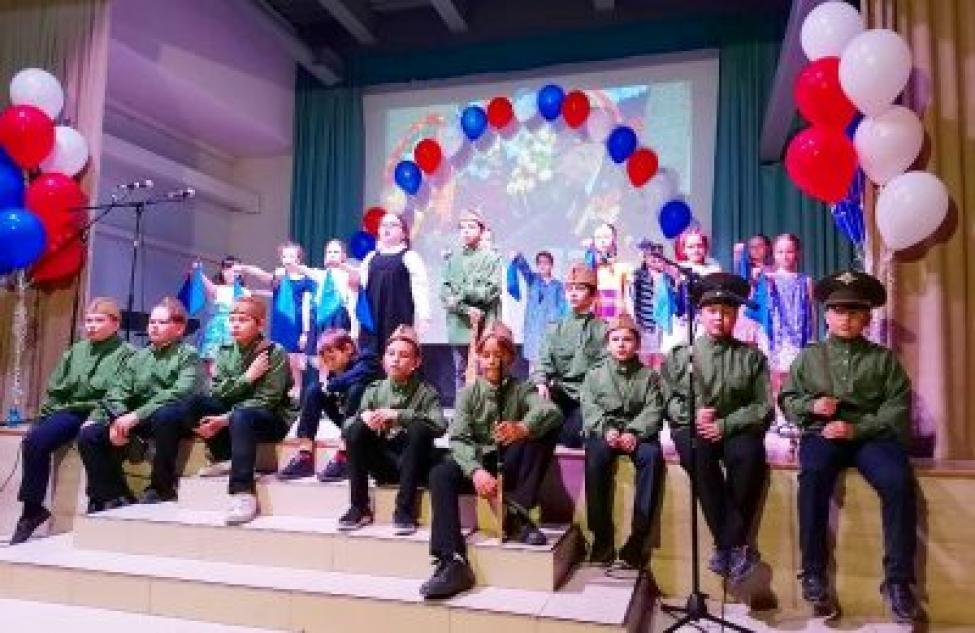 140 вокалистов Бердска собрал фестиваль патриотической песни, посвященный Победе