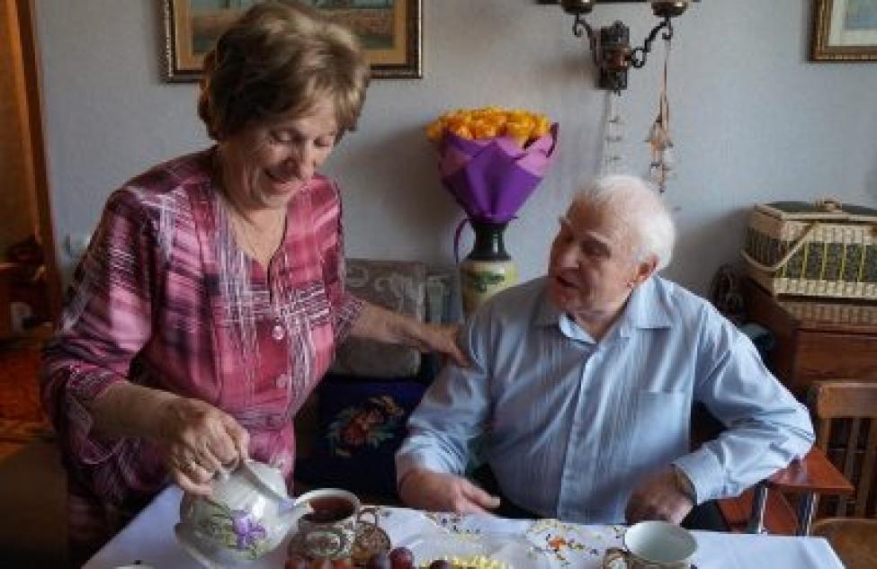 «Вместе в радости и горе: 55 лет, как один день». Бердчане Михеевы удостоены медали «За любовь и верность»