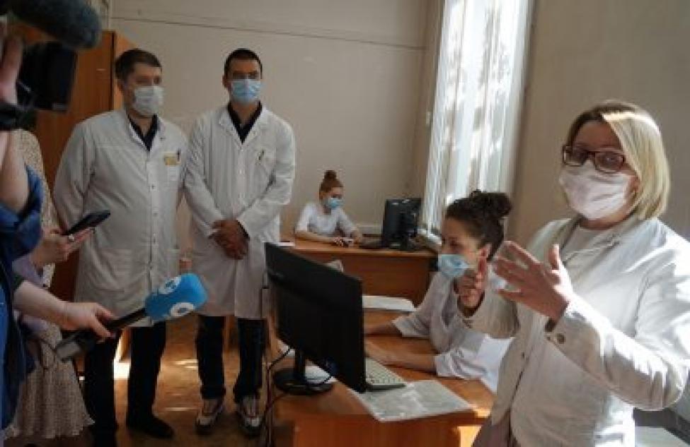 Замминистра здравоохранения посетила  поликлинику Бердска, чтобы помочь отладить  работу первичного звена