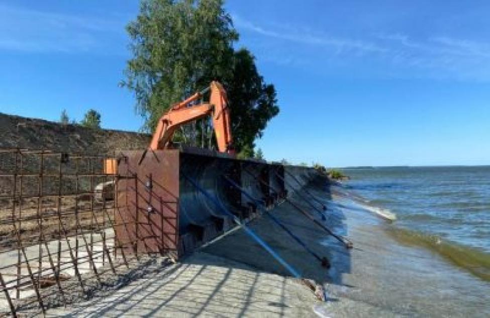 Укрепляют берега после реконструкции водозабора в Бердске