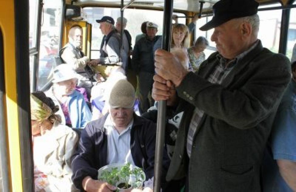 Возить бердчан до садового общества «Сосновское» начали сегодня автобусы