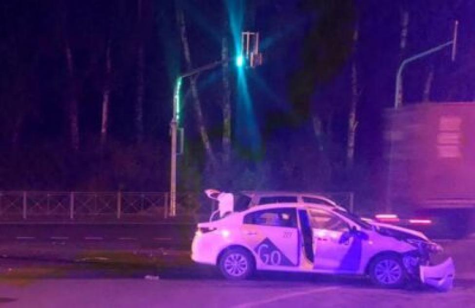 Сломала руку женщина-пассажир во время ночного ДТП в Бердске