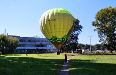 Взмыл над Бердском воздушный шар в День города