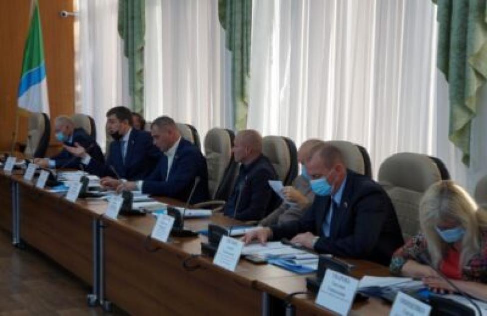 Внесли изменения в бюджет и устав города депутаты Бердска, несмотря на разногласия