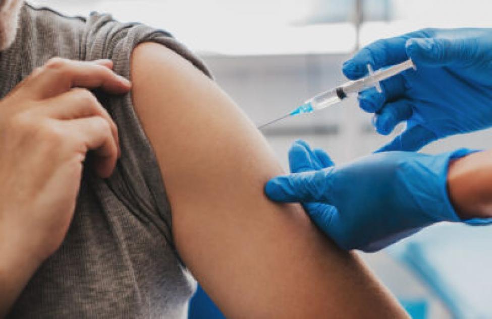 В Бердск поступит вакцина от ковида для подростков