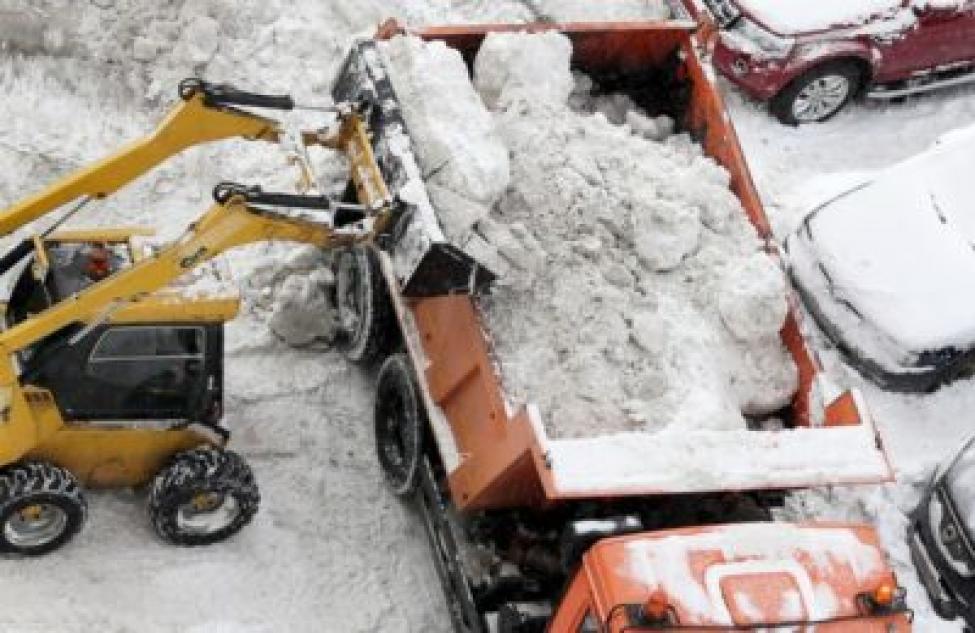 В ночь на 15 февраля начат интенсивный вывоз снега из Бердска