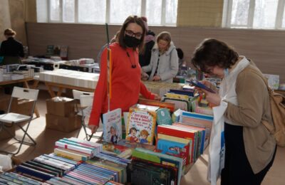 Узнали, как рождаются бестселлеры, и встретились с их авторами любители чтения на Фестивале книги в Бердске