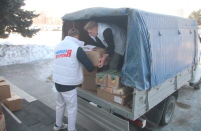Первая машина с гуманитарной помощью отправилась сегодня из Бердска в Российский Красный Крест