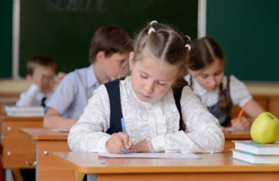 Заявки на зачисление детей в первые классы начали принимать в Бердске