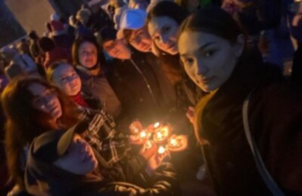 «Свечу памяти» в Бердске зажгли сотни горожан