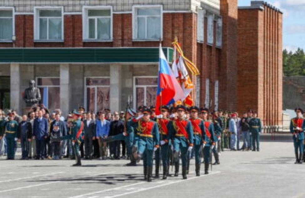 Юнармейцы из Бердска побывали на праздновании 55-летия Новосибирского  высшего военного командного училища