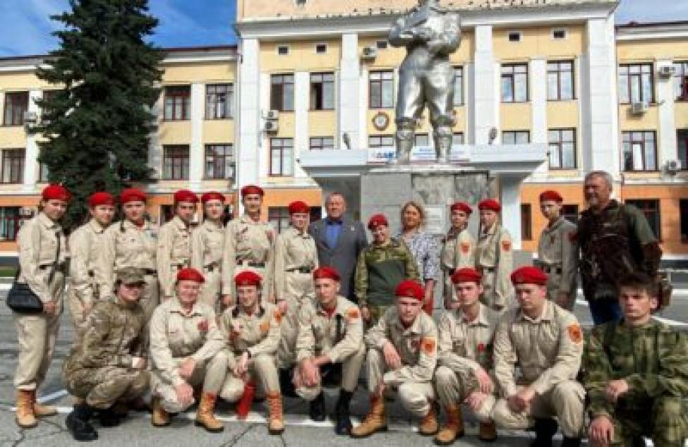 Дети из Донецкой народной республики познакомились с Героями сибирской авиации