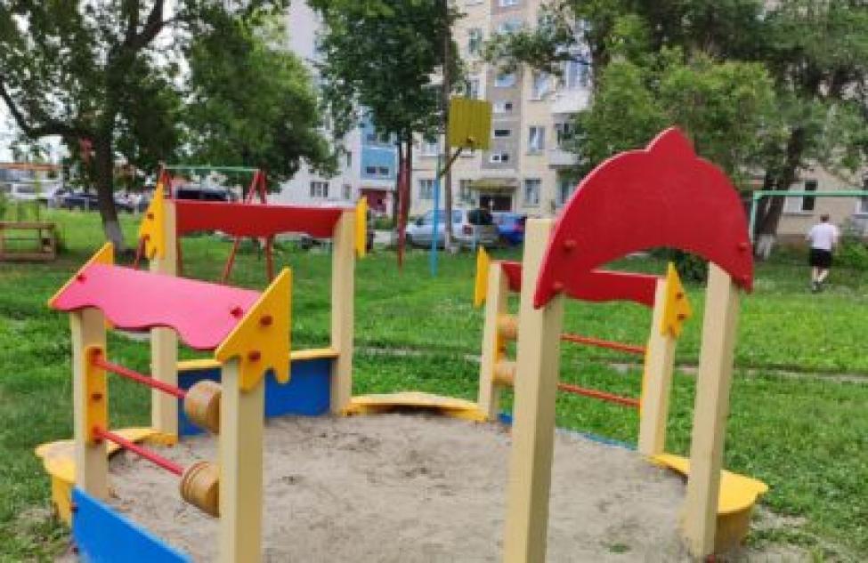 Общественники проверили благоустройство дворов в Бердске по программе «Комфортная городская среда»