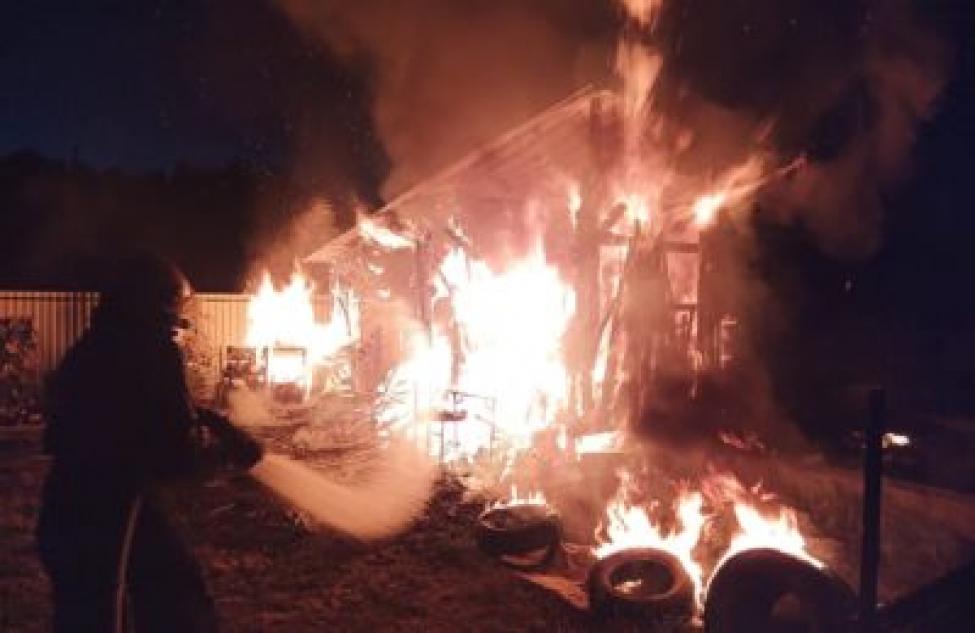 Огнем повреждены веранда и баня в СНТ «Запрудное» в Бердске