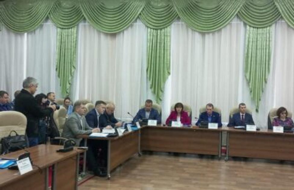 Часть депутатов во время сессии горсовета в Бердске покинула зал