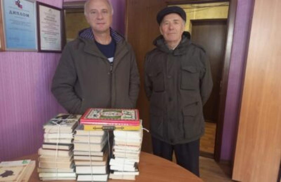 Порядка 100 книг принесли горожане в редакцию «Бердских новостей»