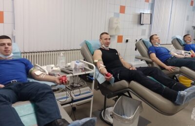 Бердские пожарные стали донорами крови в рамках акции «По ZOVу сердца»