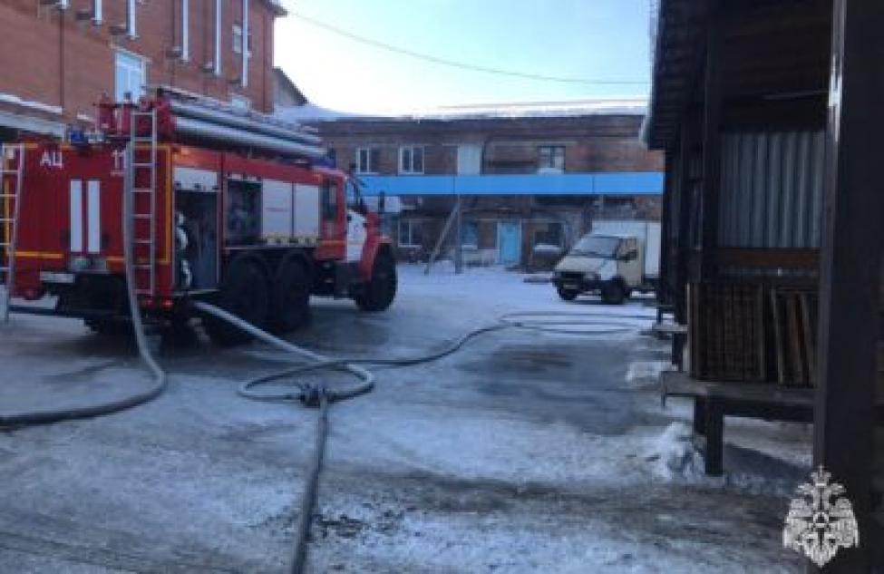 Произошел пожар в производственном помещении в Бердске
