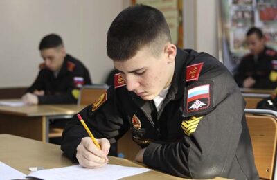 На обучение в военно-учебные заведения Минобороны РФ приглашают юношей и девушек