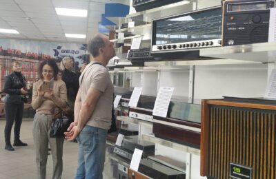 В арт-зале городского музея открылась обновленная экспозиция Бердского радиозавода