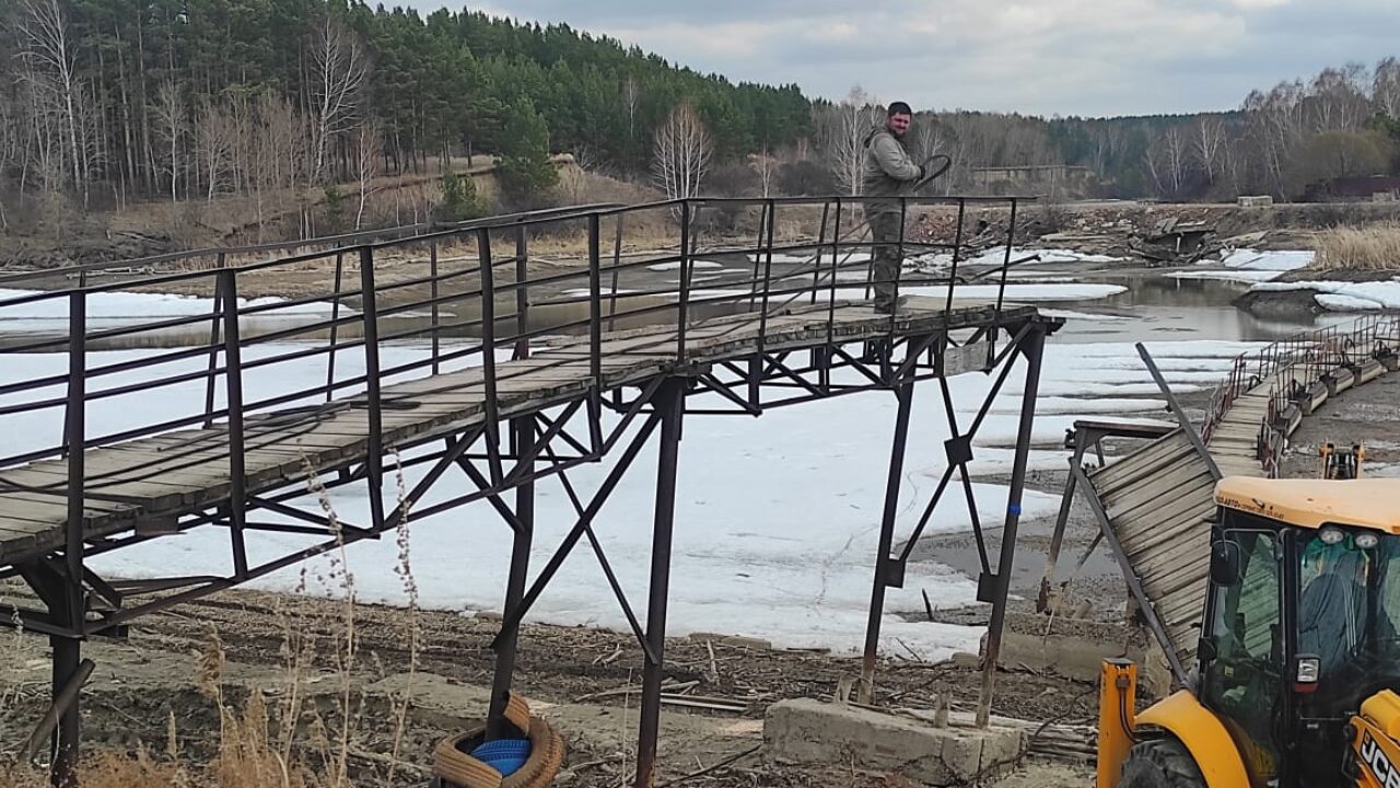 Ремонтировать понтонный мост через Гуменку начали в Бердске - Бердские  новости