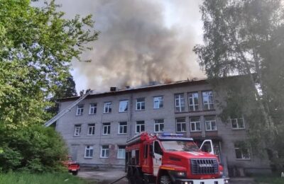 Пожарные ликвидировали пожар в больнице Советского района Новосибирска