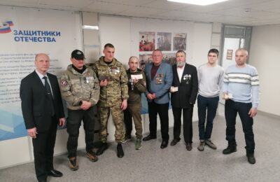 Первые добровольцы-новосибирцы получили удостоверение ветерана боевых действий