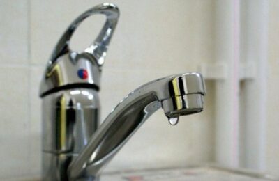 Горячую воду выключат в двух десятках домов в Бердске