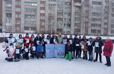 В Бердске 24 февраля прошел блиц-турнир по дворовому хоккею с мячом