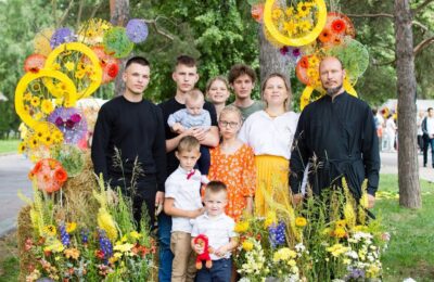 «Родительский подвиг, совершенный во имя любви» — Павел и Надежда Плотниковы из Бердска воспитывают десять детей