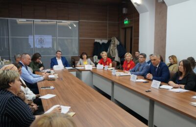 В Бердске на региональной школе волонтеров обсудили меры поддержки участников СВО и их семей