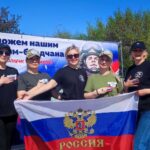 Фото с триколором: в Бердске набирает силу акция «Россия в сердце»