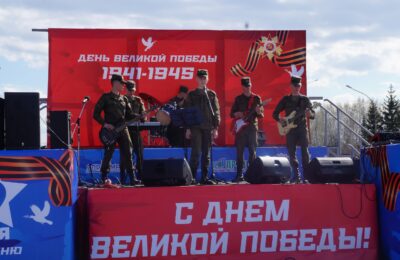 Мир спас русский солдат — курсанты НВВКУ спели в Бердске о доблести и отваге
