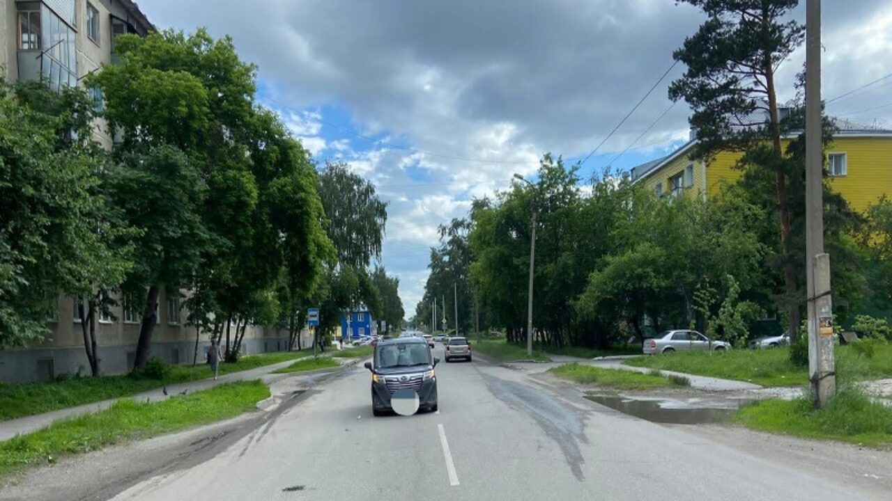 Восьмилетняя девочка попала под машину в Бердске - Бердские новости