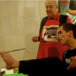 В музее Бердска открылась выставка художника, который рисует ногами