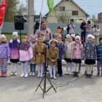 Дворовый концерт, посвященный Победе, прошел на улице Озерной в Бердске
