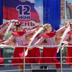 В День России творческие коллективы «Родины» в Бердске подарили бердчанам концерт