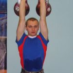 Две гири 109 раз поднял житель Новосибирска