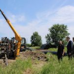 Глава Бердска проверил ход строительства водовода вдоль улицы Космической