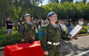 Юные десантники в Бердске торжественно приняли присягу
