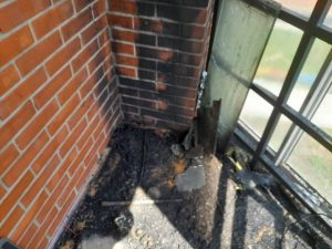 Лоджия загорелась в одной из квартир в доме на улице Первомайской в Бердске