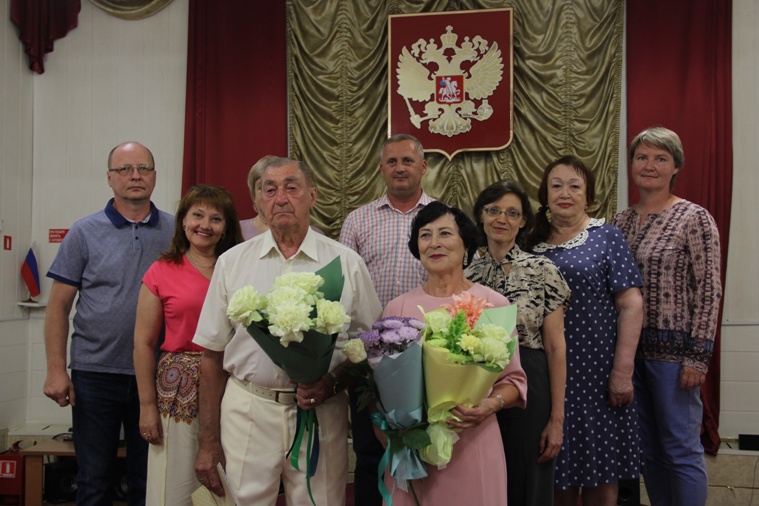 Супруги Набиуллины в Бердске отпраздновали изумрудную свадьбу
