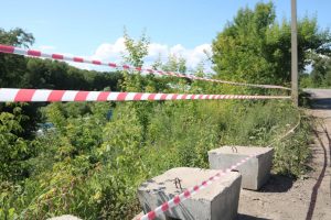 Обрушился участок дачной дороги на «Водозабор» в Бердске