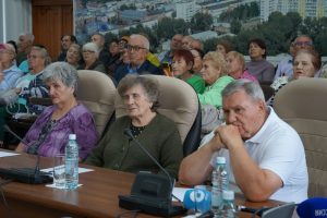 Губернатору о городских проблемах рассказали ветераны Бердска