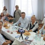 Глава Бердска встретился с активистами-общественниками и юнкорами «ПикНика»