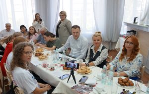 Глава Бердска встретился с активистами-общественниками и юнкорами «ПикНика»
