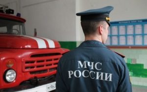 Сгорел автомобиль, который дрифтовал на площади Горького в Бердске