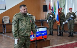 В Бердске вручили Орден Мужества герою СВО Максиму Слюсареву